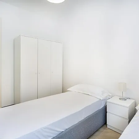 Xxv Aprile Downtown By Wonderful Italy *