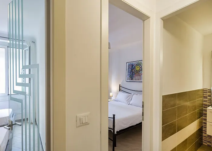 Xxv Aprile Downtown By Wonderful Italy *